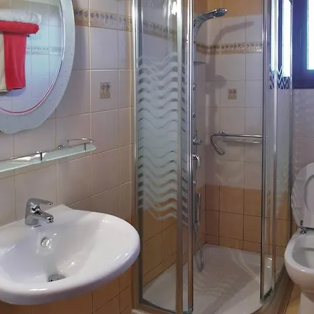 Pensionat Hani Mpagasaki 3*